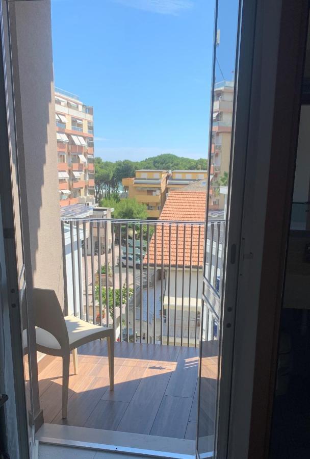 Hotel Astor Alba Adriatica Extérieur photo