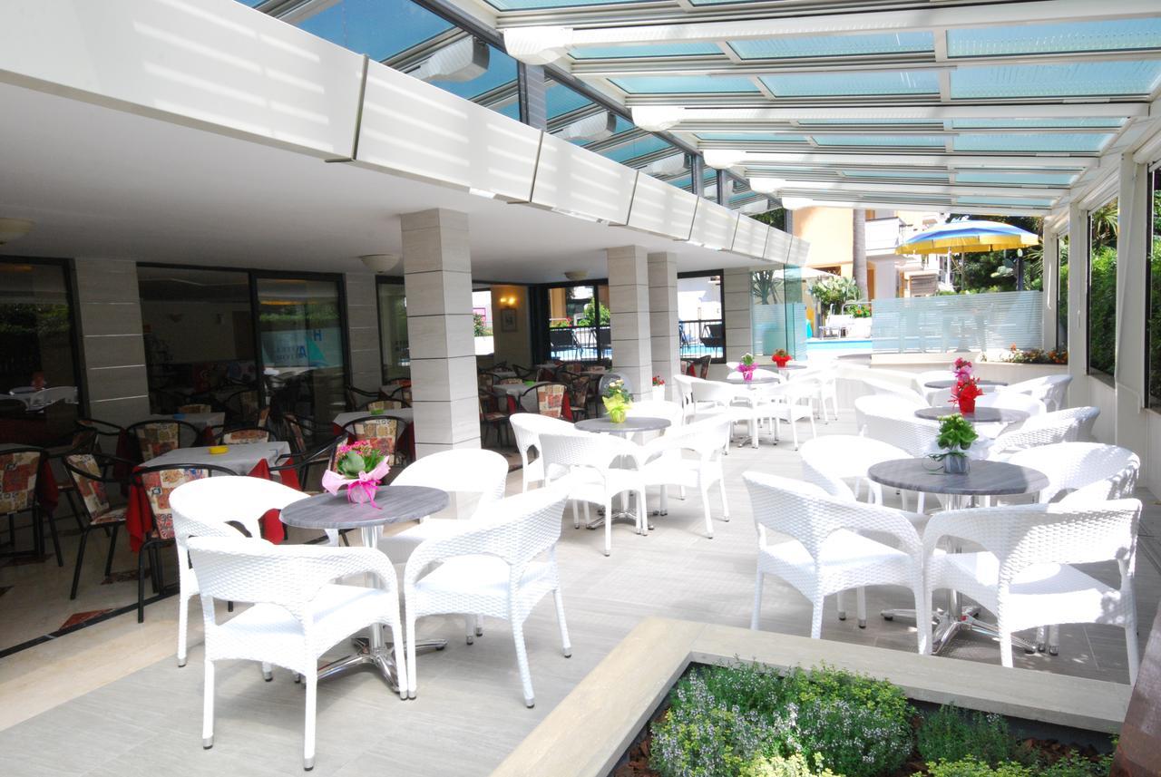 Hotel Astor Alba Adriatica Extérieur photo